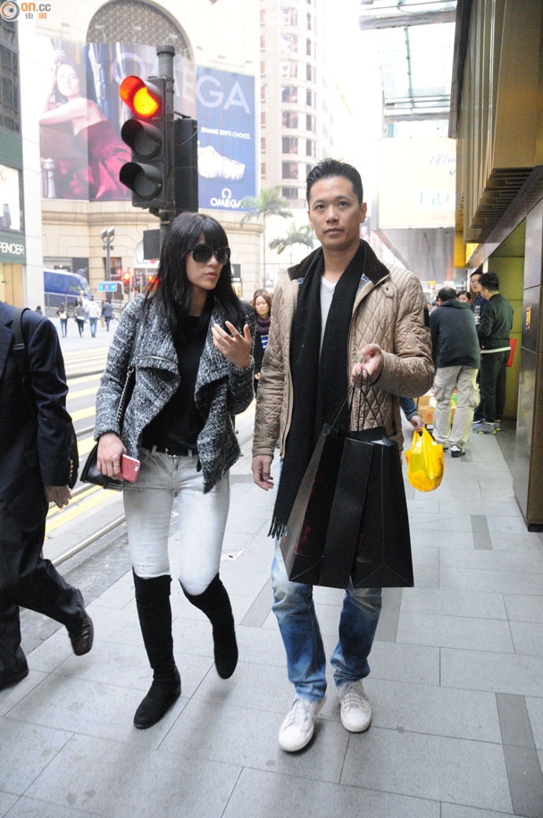 Hồ Hạnh Nhi và Philip Lee.