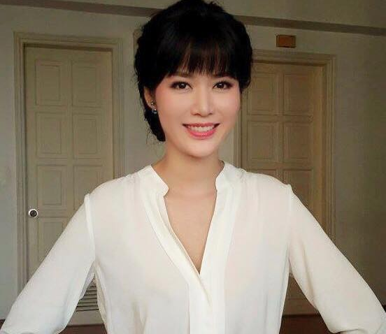 11 quyen sach goi dau giuong cua Hoa hau Thu Thuy hinh anh