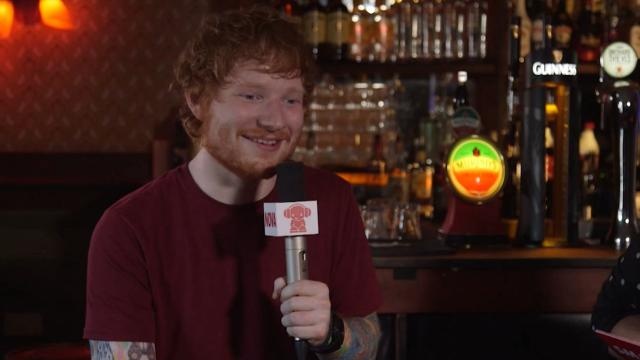 Ed Sheeran thu nhan tung gap su co dang xau ho hinh anh