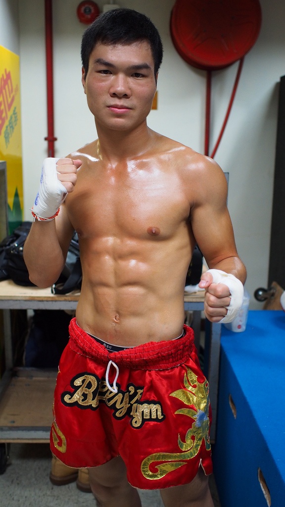 China mới đây đăng tải Top 12 ngôi sao võ thuật đình đám nhất Trung Hoa do sự bầu chọn của truyền thông và các nhà làm phim võ thuật. Bất ngờ xảy ra khi Châu Tỷ Lợi - nam diễn viên sinh năm 1958 đã vượt qua nhiều tên tuổi hàng đầu trở thành ngôi sao số một. 