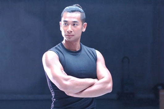 Triệu Văn Trác cũng là sao nam võ thuật nổi tiếng trong gần 20 năm. giữ vị trí thứ 6. Tài tử sinh năm 1972 khởi nghiệp từ năm 1993 và tạo được dấu ấn nhờ những pha hành động dứt khoát. Tuy nhiên, vài năm trở lại, những bê bối đời tư đã khiến sự nghiệp Triệu Văn Trác tụt dốc.