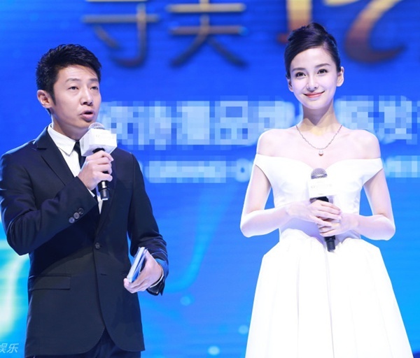  Vẻ đẹp của Angela Baby trong sự kiện được đánh giá rất cao. Nhiều trang truyền thông cho rằng, người đẹp xứng đáng lọt Top giai nhân có nhan sác đáng ngưỡng mộ nhất nhì showbiz Hoa ngữ.