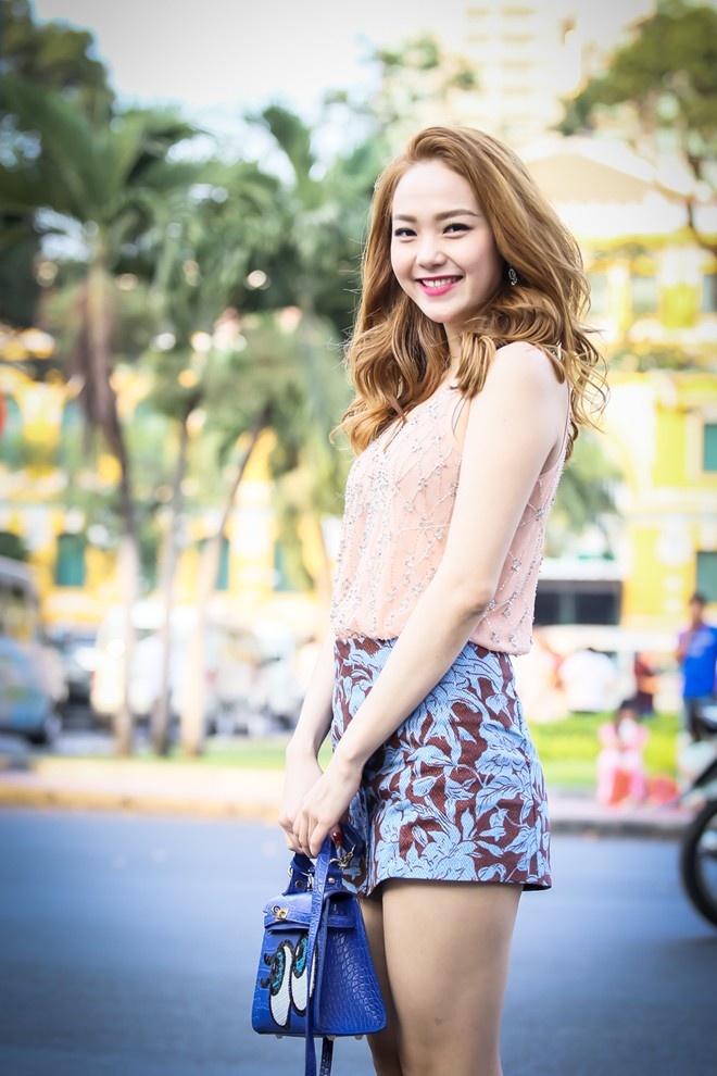  Minh Hằng từng tâm sự, Phụng chính vai diễn cô rất thích và có cảm giác như đang “bê” chính con người thật vào nhân vật. Để có thể hoàn thành vai diễn, cô đã tăng gần 10 kg và sau khi phim đóng máy thì phải tức tốc giảm cân để lấy lại thân hình như xưa. Vai diễn này, cũng giúp giọng ca “Một vòng trái đất” nhận được danh hiệu “Nữ diễn viên chính được yêu thích” tại lễ trao giải HTV Award 2008.