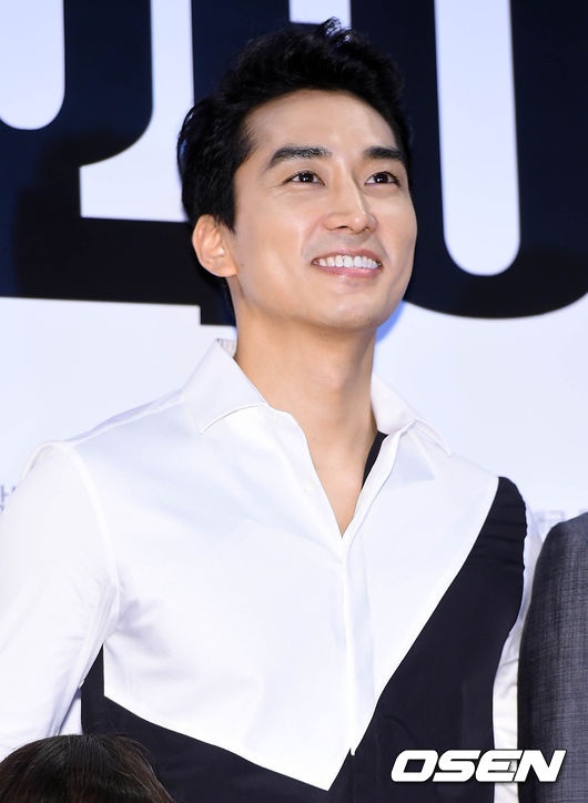 Anh hớn hở ra mặt. Các phóng viên Hàn Quốc thừa nhận hiếm khi anh vui đến thế.