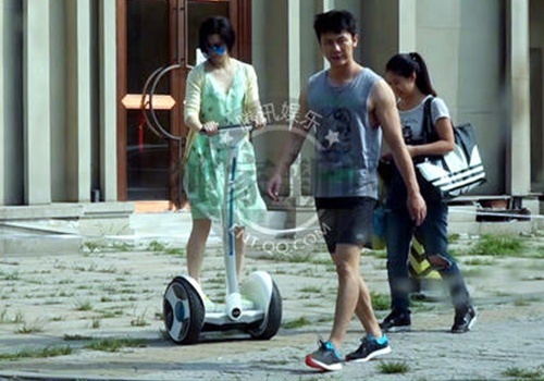 Ly Than, Pham Bang Bang mac do o nha dao pho sang som hinh anh