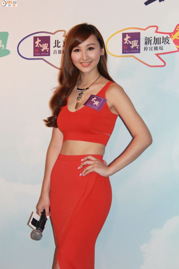 Nữ diễn viên trẻ đang được o bế phủ nhận thông tin chèn ép đàn chị.