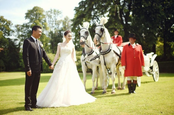 Đám cưới của Lý Tiểu Nhiễm được tổ chức theo phong cách châu Âu cổ điển. 