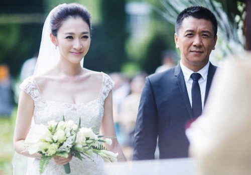 Sao nu 'Nhu suong, nhu mua lai nhu gio’ cuoi o troi Tay hinh anh