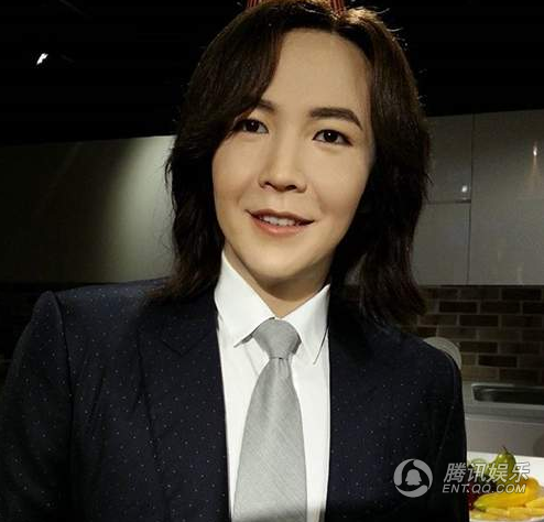 Tượng sáp Jang Geun Suk bị cho quá lòe loẹt phấn son.