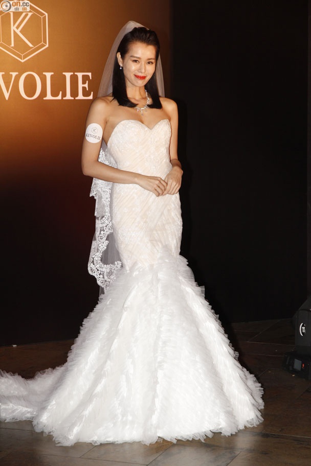 Nữ diễn viên chia sẻ: “Kinh phí không quan trọng bởi sự sáng tạo và hiệu quả mang lại cho mỗi ngày trọng đại là vô giá”. 