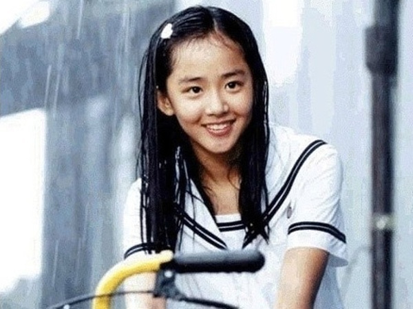 Vẻ đẹp thánh thiện và trong sáng cùng khả năng diễn xuất tuyệt vời, Moon Geun Young đã lấy đi biết bao nước mắt của khán giả khi trở thành Eun Seol lúc nhỏ. Vai diễn đã làm nên tên tuổi cùng danh hiệu “Em gái Quốc dân” cho Moon Geun Young đến tận bây giờ.
