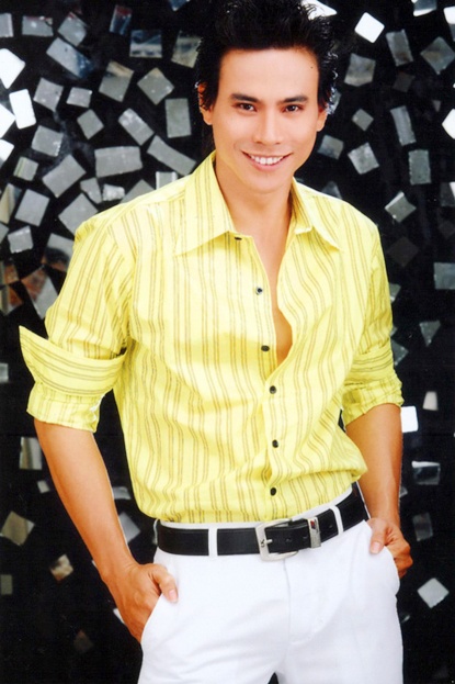 Trí Quang vai Sơn Sinh năm 1978, vốn là cử nhân kinh tế nhưng Trí Quang lại quyết định rẽ ngang sang phim ảnh. Nếu như nhân vật Sơn trong Hướng nghiệp chinh phục khán giả bởi vẻ phong trần, lãng tử. Thì sau đó, anh đã lại lấy nước mắt khán giả qua nhiều bộ phim truyền hình như Ngã rẽ cuộc đời, Long xích lô, Vết sẹo... Song song với hoạt động diễn xuất, nam diễn viên lấn sân vào kịch nói và ghi dấu ấn với vai Tư Nhớ trong vở Nửa đời ngơ ngác. 