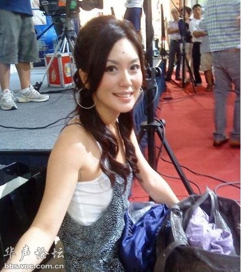 Khoảng năm 2011, Quách Phi Lệ đột ngột không tham gia phim mới và tuyên bố kết hôn với doanh nhân người Úc ngoài 50 tuổi. Cũng từ đó, cô gần như không xuất hiện trước ống kính.