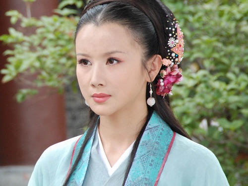 Tôn Phi Phi hai lần bị tấn công.