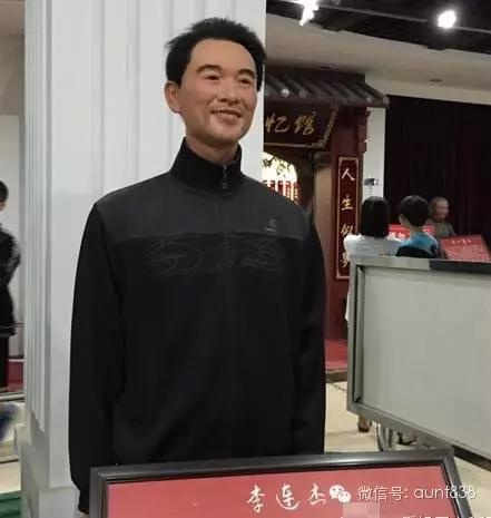 Lý Liên Kiệt cho biết vợ con đã khóc òa khi nhiìn thấy tượng sáp của mình tại Tứ Xuyên. Ông hoàng võ thuật Trung Hoa khi trả lời phỏng vấn không giấu sự khó chịu: 