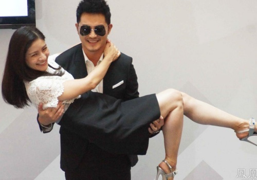 Vo chong nguoi dep ‘Loc dinh ky’ tinh tu truoc ong kinh hinh anh