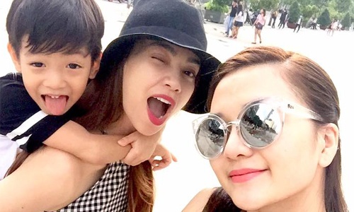 Ho Ngoc Ha dua con trai dao pho cung Thieu Bao Trang hinh anh