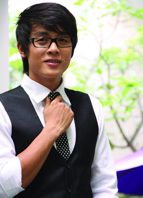 Hòa Hiệp Vai diễn đầu tay trong Vòng xoáy số phận đã giúp chàng diễn viên có ngoại hình thư sinh, hiền lành nhanh chóng loạt lọt vào “mắt xanh” của nhiều đạo diễn và có cơ hội đảm nhận vai chính trong vô số phim truyền nổi tiếng như Mùi ngò gai, Lối sống sai lầm, Cô nàng bướng bỉnh. Trong năm nay, nam diễn viên sinh năm 1982 sẽ tiếp tục phủ sóng màn ảnh nhỏ với nhiều bộ phim truyền hình được kỳ vọng như Lối thoát nghiệt ngã, Ông trùm, Dạ khúc nguyệt cầm... 