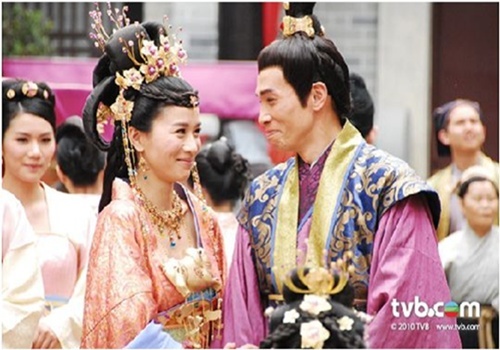 Nghe si gao coi chi trich TVB lam phim sai lich su hinh anh