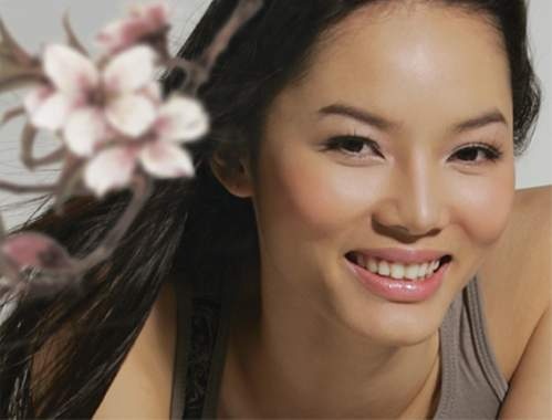 Sinh năm 1985, với chiều cao 1m70 cùng gương mặt góc cạnh, Bảo Hòa được “chấm” vào vai Thu, cô gái xinh đẹp, dịu dàng yêu Thái (Huy Khánh) hết mực nhưng phải ra đi vì sự ngăn cản của gia đình. Năm 2005, nhiều bức ảnh nude của Bảo Hòa bị tung lên mạng và gây xôn xao dư luận thời gian dài. Sau sự cố này, cô quyết định ra nước ngoài và hoạt động tại New York - Mỹ. Gần đây, nữ diễn viên bất ngờ xuất hiện trong phim bom tấn Elysium cùng nam tài tử nổi tiếng Hollywood - Martt Damon.