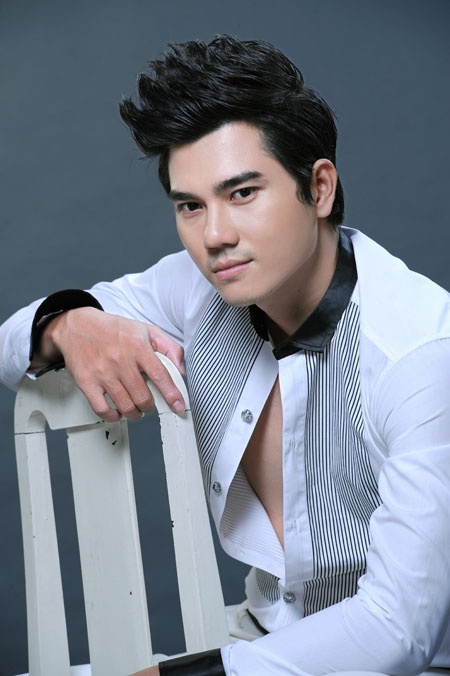 Nhân vật Cảnh - chàng trai si tình, sẵn sàng bất chấp thủ đoạn để có được trái tim của Vân (Nguyệt Ánh) do nam diễn viên Thành Được thủ vai. Thời điểm tham gia Dốc tình, tên tuổi của Thành Được vẫn chưa được nhiều khán giả biết đến. Tuy nhiên, nhờ ngoại hình điển trai và thái độ lao động nghệ thuật nghiêm túc đã giúp anh tạo được ấn tượng sâu đậm trong lòng công chúng. Đến nay, Thành Được đã là nam diễn viên quen mặt của màn ảnh nhỏ phía nam với nhiều vai diễn nổi bật trong Đam mê, Vua sân cỏ, Hãy nói anh yêu em, Tha thứ cho anh... 