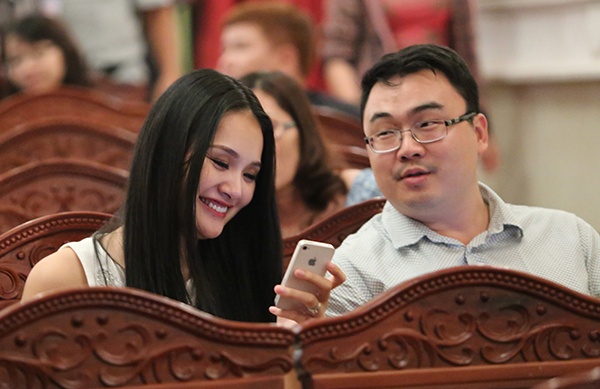 Sao Viet va trao luu bi mat ket hon hinh anh