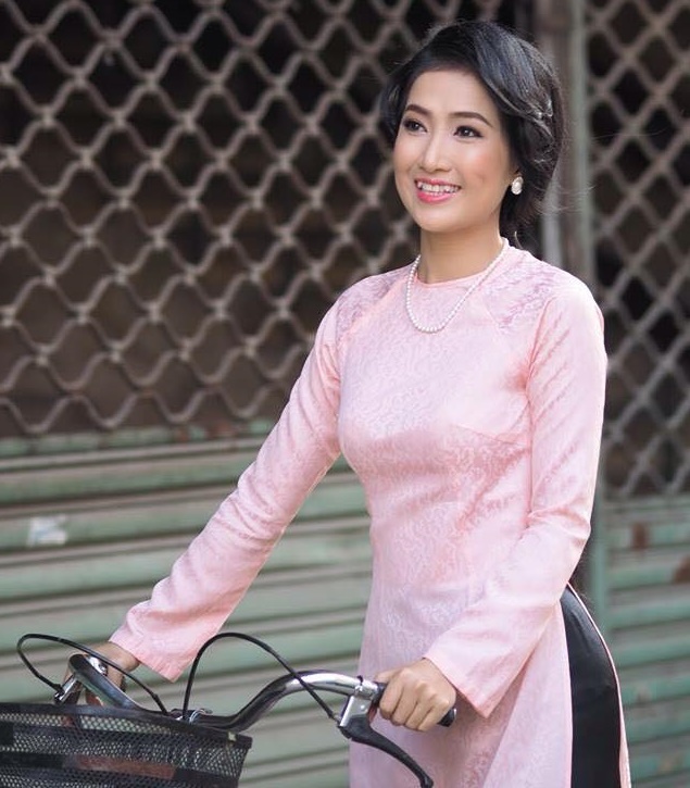 Được nhìn nhận là một trong số ít nghệ sĩ đi lên bằng thực lực chứ không phải dựa chiêu trò. Quỳnh Lam gây ấn tượng với khán giả trong hàng loạt bộ phim ăn như: Theo dấu hương xưa, Vết xước, Mãi theo bóng em, Hoàng hôn ấm áp ... Đặc biệt, vai Mộc Miên trong Cô dâu tuổi Dần đã đưa danh tiếng của nữ diễn viên sinh năm 1984 lên một tầm cao mới trong sự nghiệp.