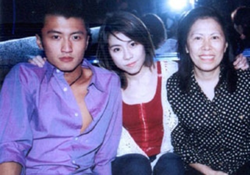 Bi mat ai tinh cua Ta Dinh Phong khi 13 tuoi hinh anh