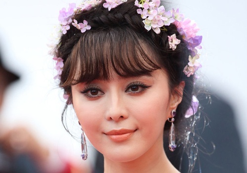 Pham Bang Bang vuot mat Angelina Jolie ve thu nhap hinh anh