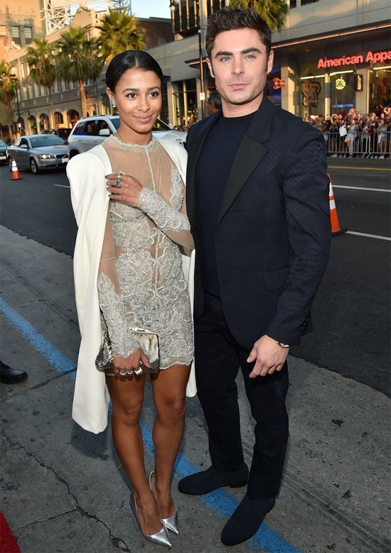 Zac Efron khoe bạn gái ở buổi công chiếu phim mới.