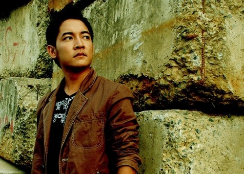 Năm Đô (Thành Đạt) cũng là “người thứ ba” đáng thương trong phim Hương Phù Sa. Anh có tình cảm với Út Nhỏ (Tăng Thanh Hà) trước cả nam chính Việt ( Trương Minh Quốc Thái) nhưng cuối cùng anh đành nhìn người con gái mình yêu rơi vào tay chàng trai khác. 