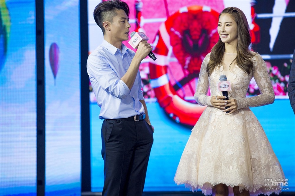 Trăng mật tình địch là bộ phim nói về một cặp oan gia nảy sinh tình cảm sau những mâu thuẫn thường ngày. Phim chính thức công chiếu ngày 2/9.