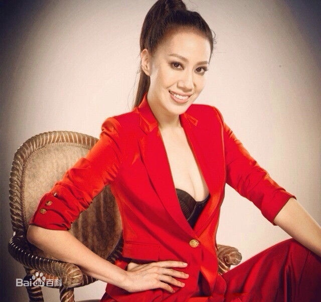 Uông Thi Thi - vợ Chân Tử Đan xuất thân con nhà đại gia, cao 1m81.