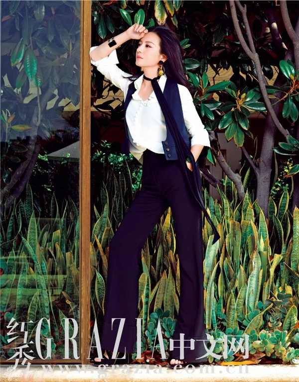 Sự quyến rũ và thanh lịch của Triệu Vy tuổi gần tứ tuần.