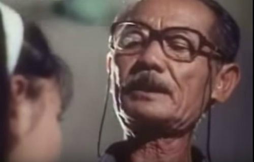 Hồ Kiểng: Nghệ sĩ qua đời trong cô đơn. Khi tham gia phim, nghệ sĩ Hồ Kiểng đảm nhận vai phụ, một ông bảo vệ tốt bụng. Đây cũng là hình tượng quen thuộc trong sự nghiệp của diễn viên kỳ cựu. Ảnh: HP Giải Phóng.