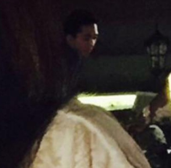 Song Seung Hun có mặt nhưng xuất hiện khá kín đáo.