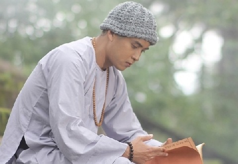 Nhin lai dau chan - Ho Quang Hieu hinh anh