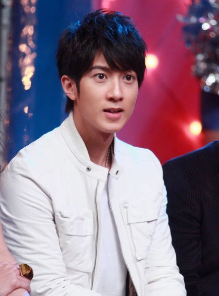 Tài tử điển trai Ngô Tôn từng vướng tin đồn có gia đình bí mật. Vào năm 2011, khi bị hỏi về thông tin này, anh giận dữ mắng mỏ truyền thông. Đồng thời, tài tử khẳng định: “Tôi còn độc thân, chuyện kết hôn do báo chí tự suy đoán mà viết ra, thật là nhảm nhí. 15 năm qua còn chưa từng nói lời yêu với bất kỳ ai. Mọi việc cứ thuận theo tự nhiên