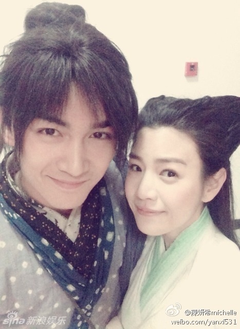 Họ thường xuyên chia sẻ mọi điều về cuộc sống. Cũng có nguồn tin cho hay, thời điểm này, Trần Hiểu và bạn gái Triệu Lệ Dĩnh trục trặc, sự có mặt của Nghiên Hy là giọt nước làm tràn ly. 