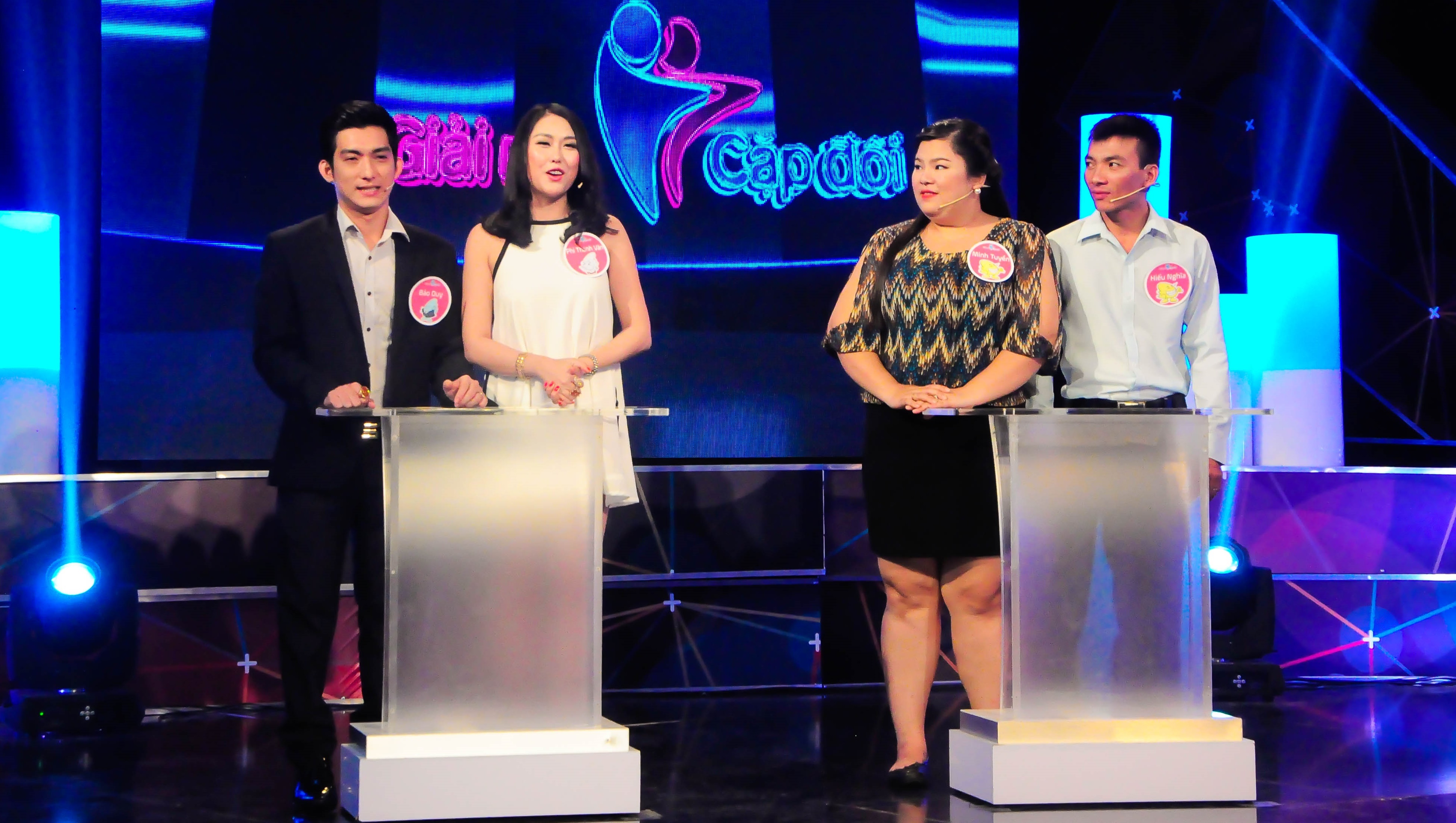 Cặp đôi Phi Thanh Vân - Bảo Duy và vợ chồng Tuyền Mập - Hiếu Nghĩa hội ngộ trong chương trình Giải mã cặp đôi.