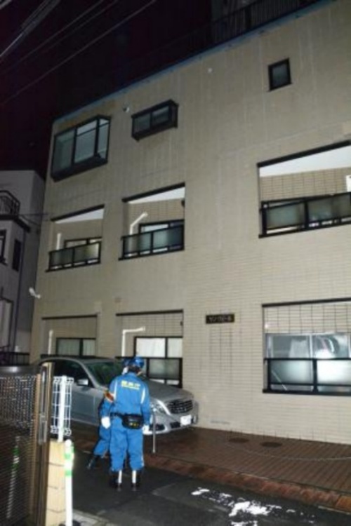 Hiện trường vụ án xảy ra ngay tại căn hộ của Risa ở tầng 2 tòa nhà.