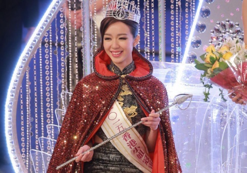 Nu sinh khoa Luat dang quang Hoa hau Hong Kong 2015 hinh anh