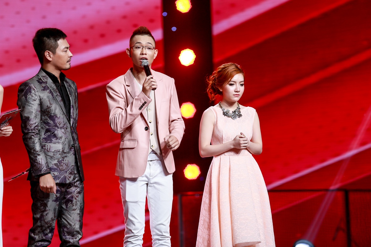 Dang Quang nhuong co hoi di tiep cho Ha Vy hinh anh