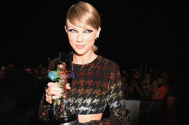 Taylor Swift: Cong chua hay chien binh? hinh anh