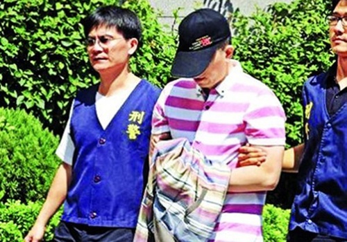 Linh an 18 nam tu vi cuong hiep, ngo sat nguoi mau nam hinh anh