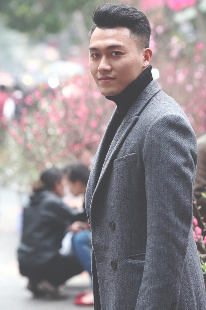 Sở hữu gương mặt điển trai, nam tính, Xuân Phúc bắt đầu được chú ý khi xuất hiện trong bộ phim Chạm tay vào nỗi nhớ (2013). Năm 2014, nam diễn viên sinh năm 1992 tiếp tục ghi điểm với vai Phong bụi, gã giang hồ dẫn dắt băng nhóm toàn những kẻ ngốc nghếch trong phim Trái tim có nắng. Với diễn xuất tự nhiên, gần gũi,