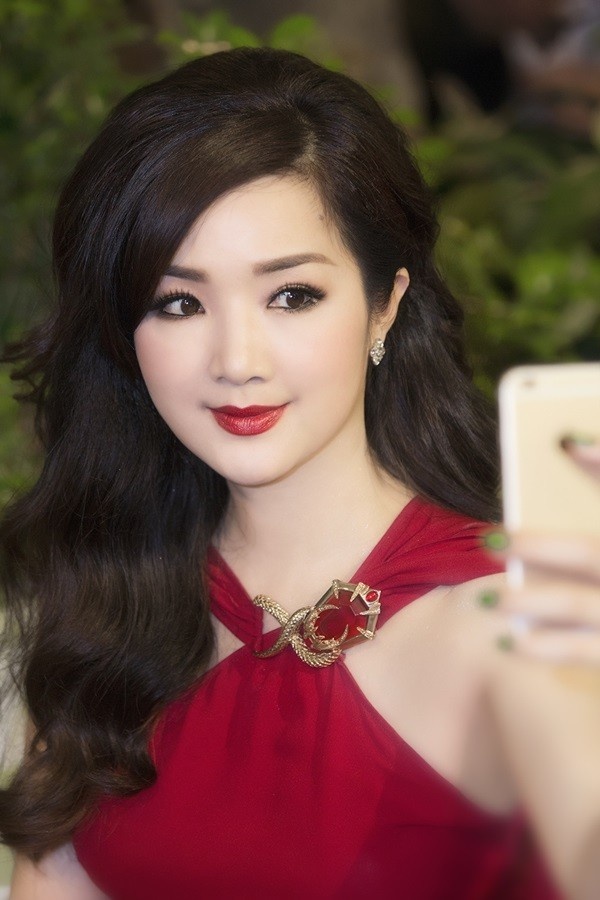 Hoa hau Giang My khoe giong hat cao vut trong ca khuc Nguoi yeu dau oi hinh anh