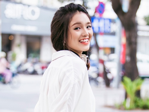 Dien vien nhi ‘Mui ngo gai’ khoe ve dep tuoi doi muoi hinh anh