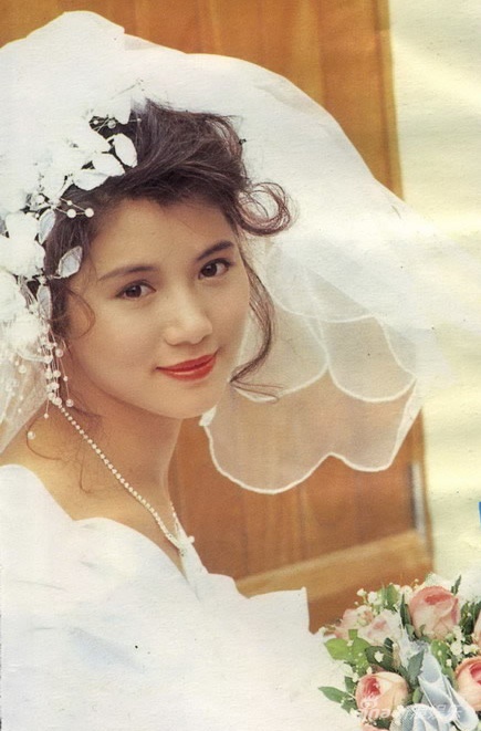 Vẻ đẹp thanh tao của Viên Vịnh Nghi trong trang phục váy cưới.