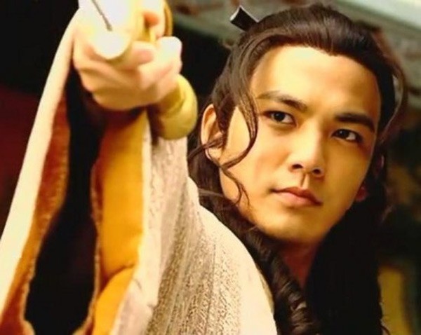 Chung Hán Lương sở hữu gương mặt trẻ mãi theo thời gian. Anh từng đảm nhận nhiều vai đại hiệp hàng hiệp trượng nghĩa đốn tim fan nữ. 